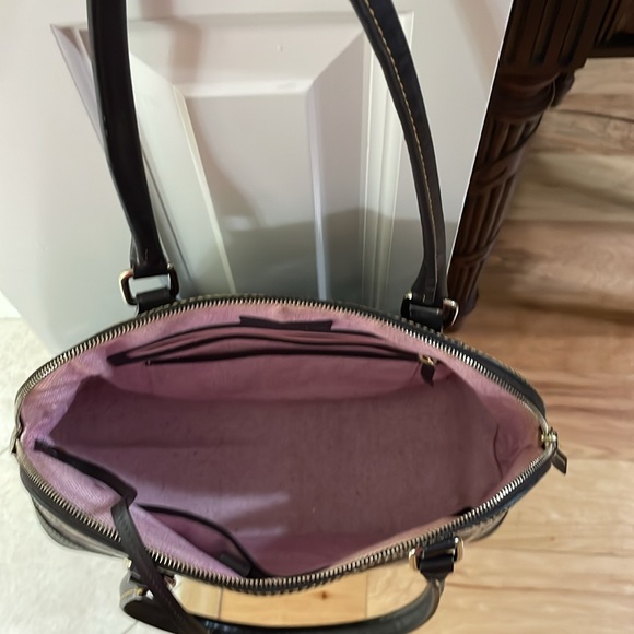 Dooney and Bourke purse. - Picture 5 of 6